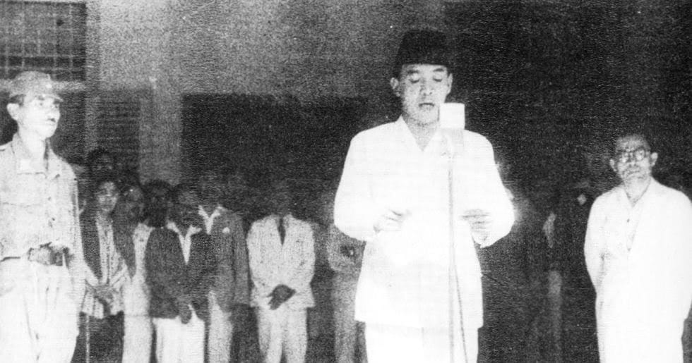 Pembacaan naskah proklamasi oleh Bung Karno